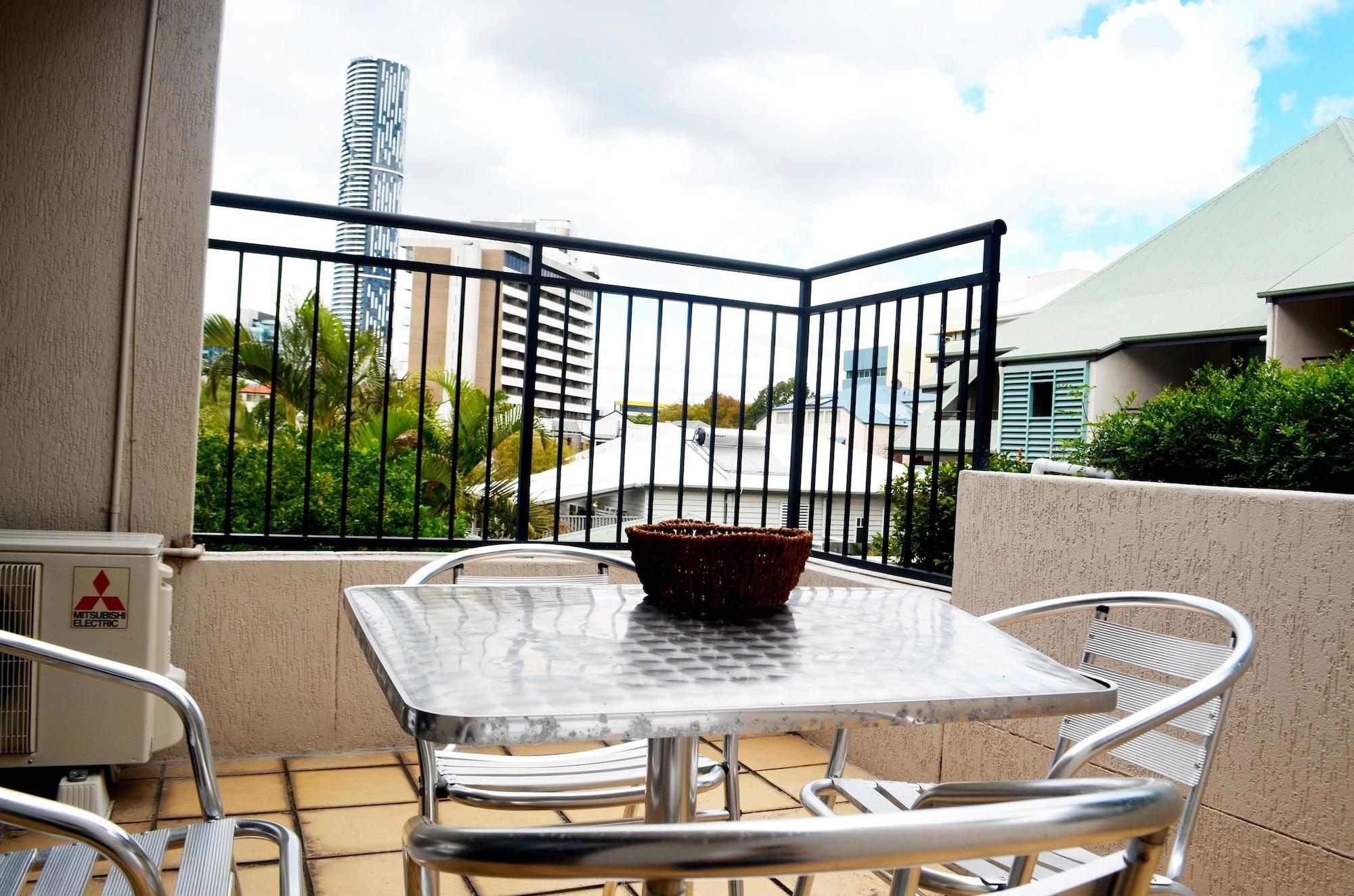 בריסביין Spring Hill Mews Apartments מראה חיצוני תמונה